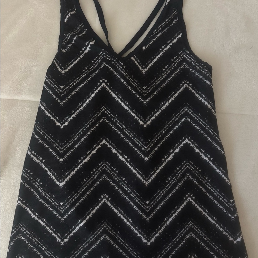 Athleta Black & White Chevron V-Neck Tank